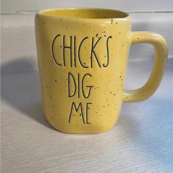 Rae Dunn “Chicks Dig Me” Easter Coffee Mug NEW - Picture 1 of 3